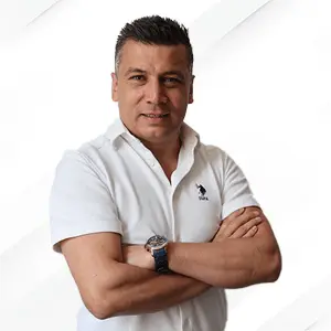 Soner Yangöz